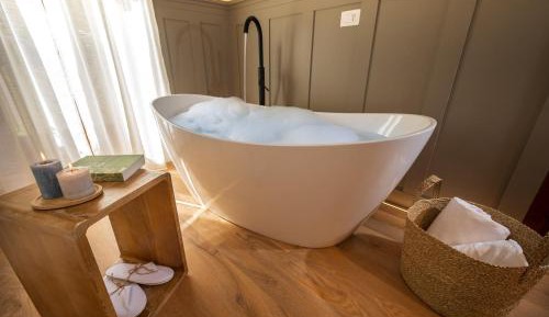 Deluxe Double Room with Bath