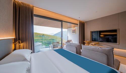 King Room with Mountain View