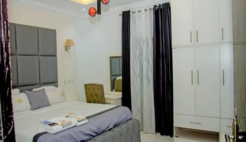 Two-Bedroom Deluxe Apartment with Balcony