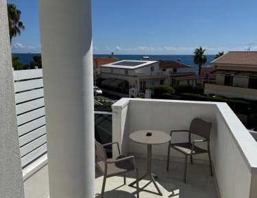 Standard Triple Room with Sea View