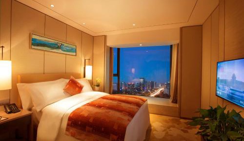 Executive Queen Room with City View