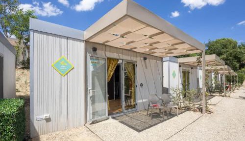 Deluxe Bungalow