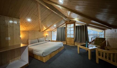 Queen Room with Balcony