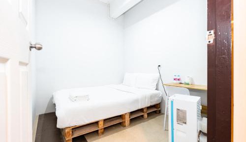 Standard Double Room with Shared Bathroom