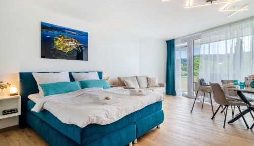 Superior One-Bedroom Apartment with Balcony