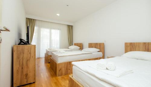 Triple Room with Private Bathroom