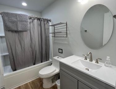 Standard Double Room with Shared Bathroom