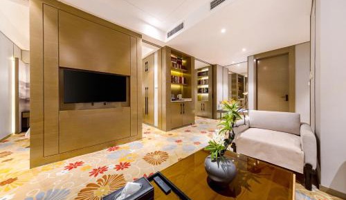 Superior King Suite