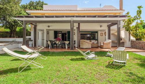 Villa with Garden View