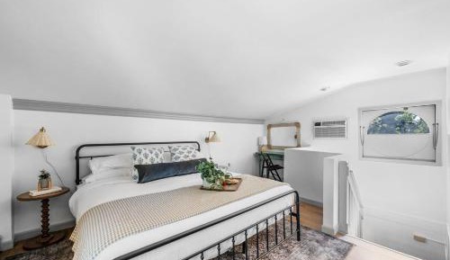 Apartment - Split Level