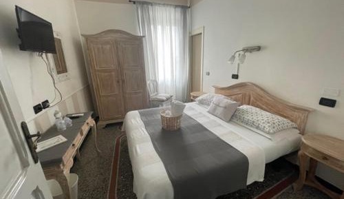 Small Double or Twin Room