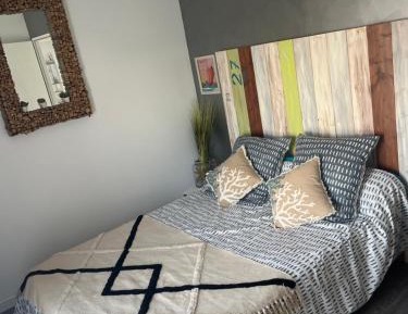 Deluxe Room (2 Adults + 1 Child)