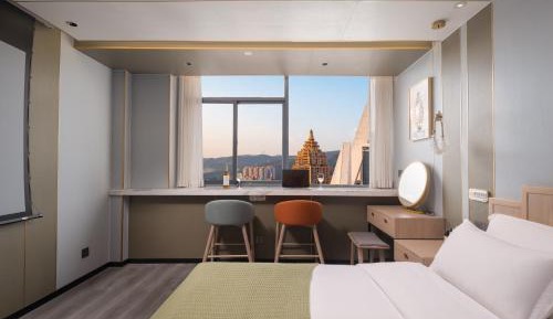 King Room with Mountain View