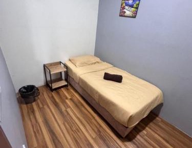 Single Room with Shared Bathroom