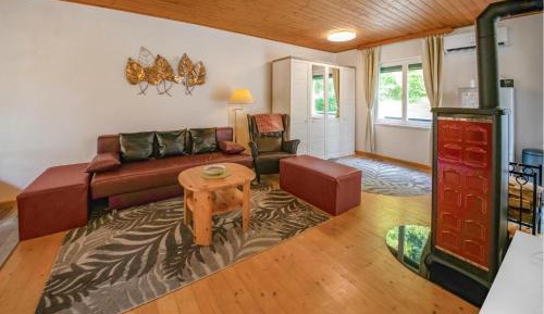 One-Bedroom Holiday Home