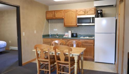 Kitchen Suite - 2 Queens