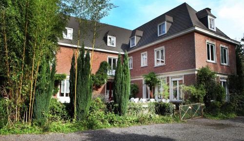 Nine-Bedroom Holiday Home
