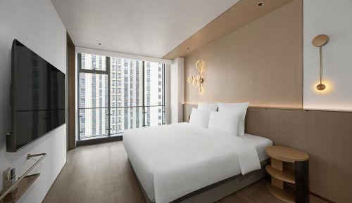 Superior Suite with One King Bed