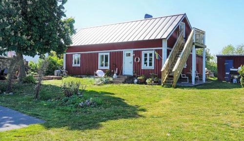 One-Bedroom Holiday Home