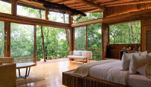 Deluxe Suite with Spa Bath