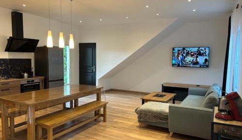Three-Bedroom Deluxe Apartment