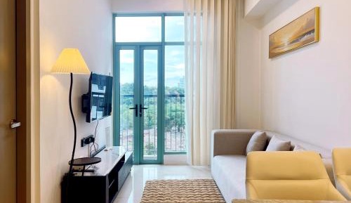 Two-Bedroom Deluxe Apartment with Balcony