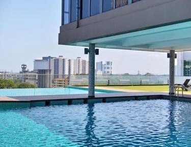 Queen Room with Pool View