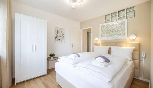 Three-Bedroom Apartment with Balcony