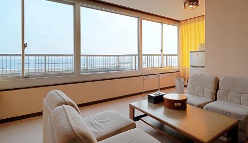 Family Room with Sea View
