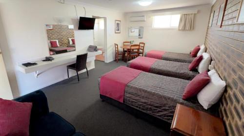 Deluxe Family Room