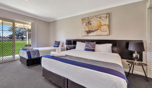 Deluxe Family Room