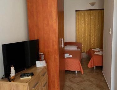 King Studio with Sofa Bed