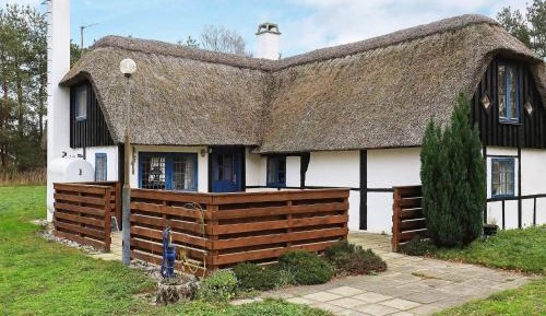 Three-Bedroom Holiday Home 