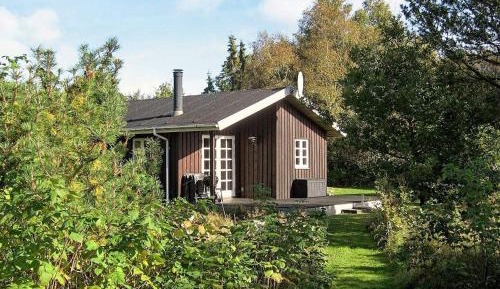 Three-Bedroom Vacation Home 