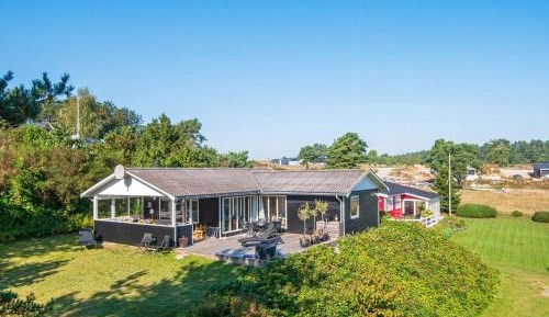 Three-Bedroom Holiday Home 