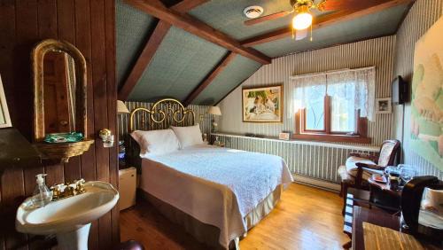 Double Room with Shared Bathroom