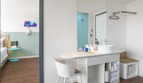 King Guest Room with Sofa Bed