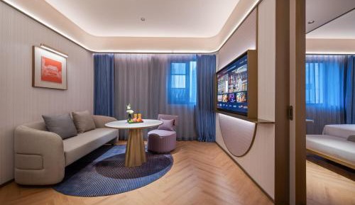 Deluxe Suite
