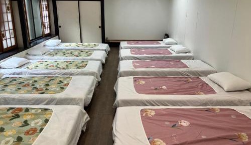 10-Bed Mixed Dormitory Room