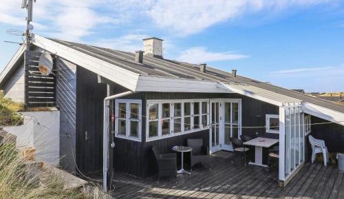 Three-Bedroom Holiday Home 