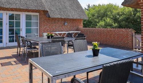 Seven-Bedroom Holiday Home