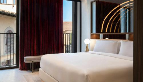 Superior Junior King Suite