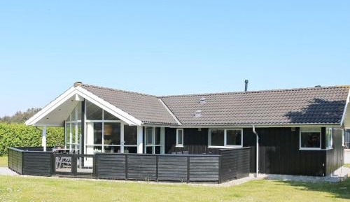 Four-Bedroom Holiday Home