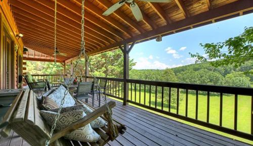 Three-Bedroom Holiday Home 