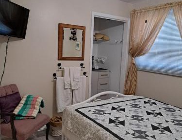 Standard Double Room with Shared Bathroom