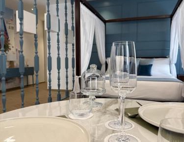 Deluxe Suite with Spa Bath