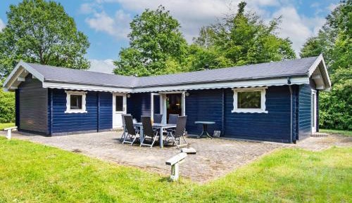 Three-Bedroom Holiday Home 