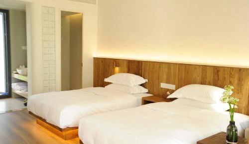 Twin Room with View