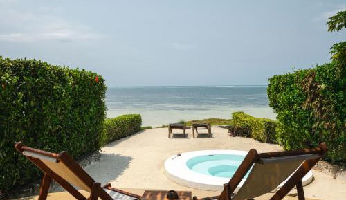 Front Sea View Suite with Private Pool