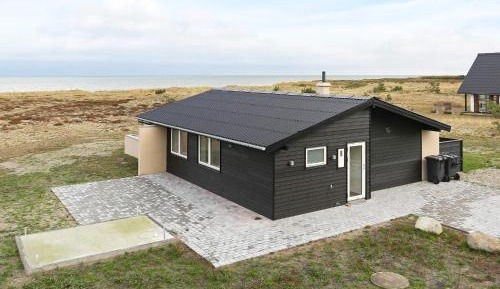Three-Bedroom Holiday Home 